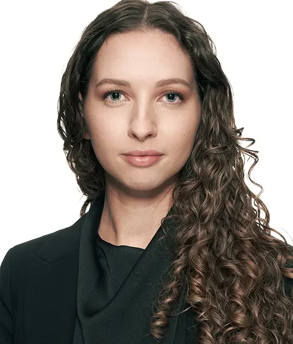 Jelena Pavlovic, biträdande jurist